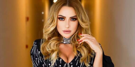 Ünlü şarkıcı Hadise rekor kırdı! Yeni albümü ön siparişlere doyamadı