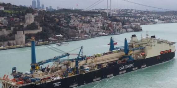 İstanbul Boğazı’nda gemi trafiği çift yönlü askıya alındı
