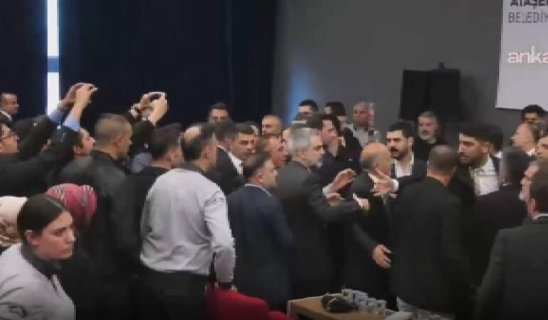 Ataşehir Meclisi’nde başkanvekili seçimi gerginliği: AK Parti ile CHP’li üyeler arasında arbede