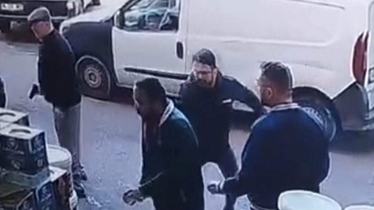 Bayrampaşa’da dehşet! İş görüşmesi için geldi, silahlı kavgada yaralandı