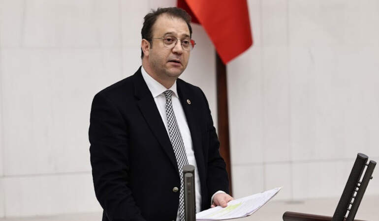 CHP’li Alp’ten “Ahmetler makama” çıkışına tepki: Makam değil, onurlu barış istiyoruz