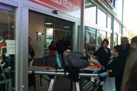 Adana’da Tarım İşçilerini Taşıyan Minibüs Devrildi! 17 Yaralı