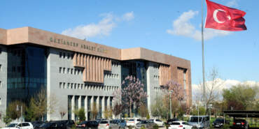 Adliyede ‘Uyuşturucu’ Skandalı: 2 Zabıt Katibi Tutuklandı, Avukatlar Gözaltında, Savcı Açığa Alındı