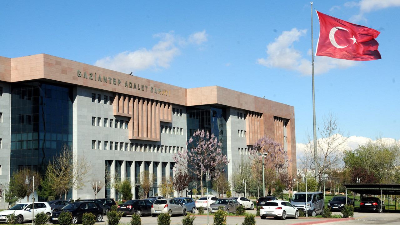 Adliyede ‘Uyuşturucu’ Skandalı: 2 Zabıt Katibi Tutuklandı, Avukatlar Gözaltında, Savcı Açığa Alındı