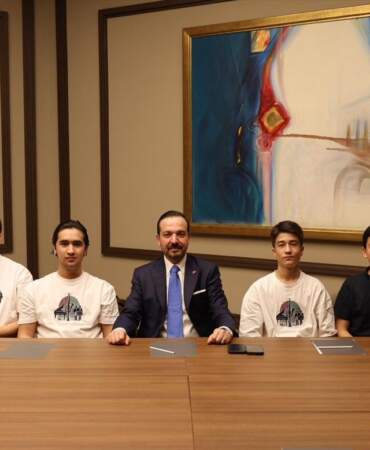 AK Parti Genel Başkan Yardımcısı Zorlu, Özbekistan’ın ‘Music Bolalar’ grubuyla buluştu Açıklaması
