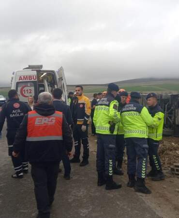 Aksaray’da Tur Otobüsü Devrildi: 20 Yaralı