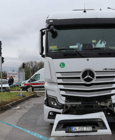 Amasya’da Kavşak Faciası: Otomobilden Fırlayan 10 Aylık Bebek Öldü