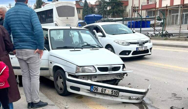 Beypazarı’nda Zincirleme Trafik Kazası: 3 Yaralı