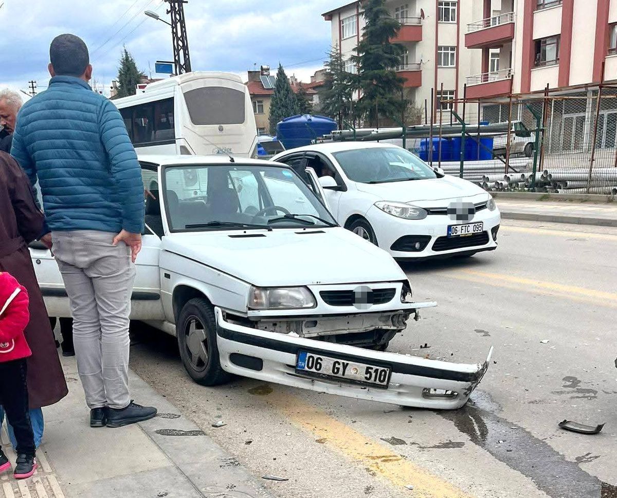 Beypazarı’nda Zincirleme Trafik Kazası: 3 Yaralı