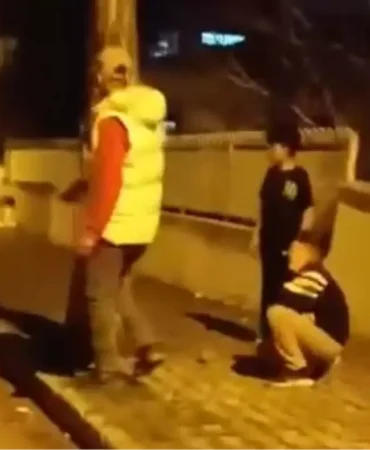 Ankara’da çocuğun sokak ortasında kemer ve sopayla darbedilmesiyle ilgili 2 şüpheli tutuklandı