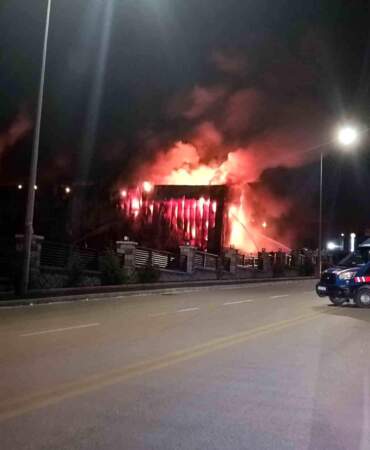 Sincan’da Fabrika Yangını; İtfaiye Müdahale Ediyor