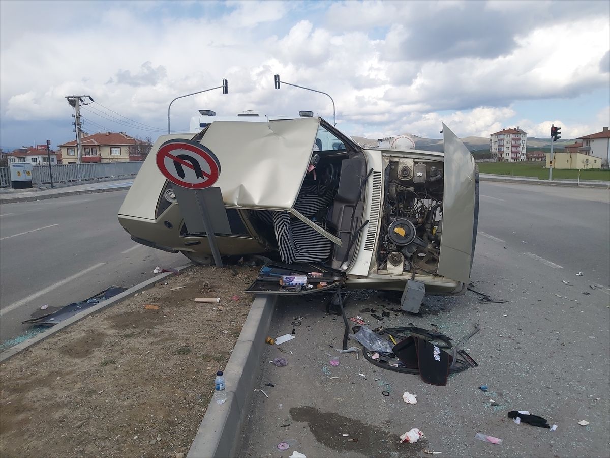Çubuk’ta Trafik Kazası: 3 Yaralı