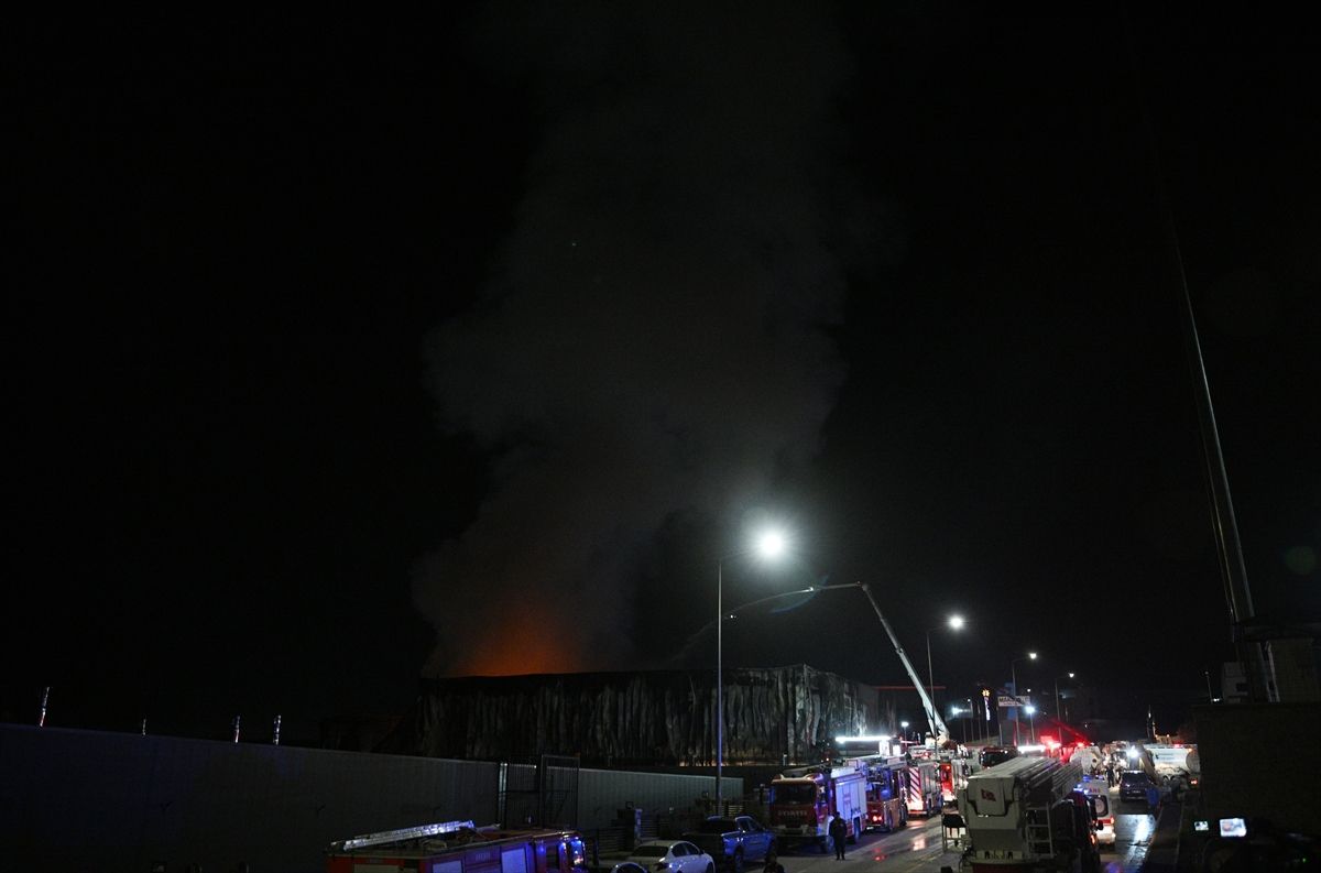 Sincan’daki İlaç Fabrikasında Yangın