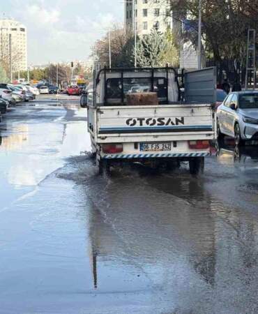 Ankara’da Sağanak Yağış Hayatı Olumsuz Etkiledi