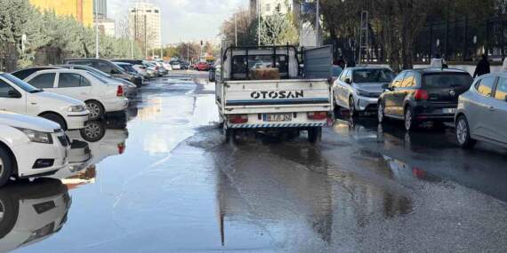 Ankara’da Sağanak Yağış Hayatı Olumsuz Etkiledi