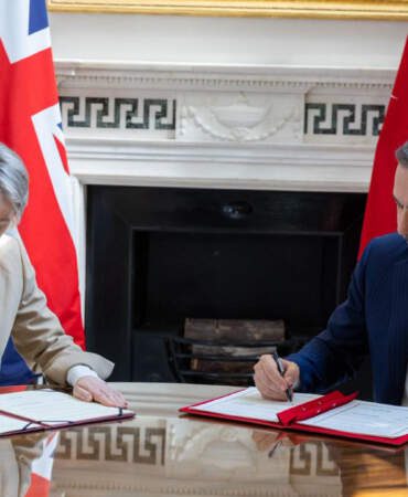 Ankara-Londra Hattında Yeni Dönem! İmzalar Atıldı