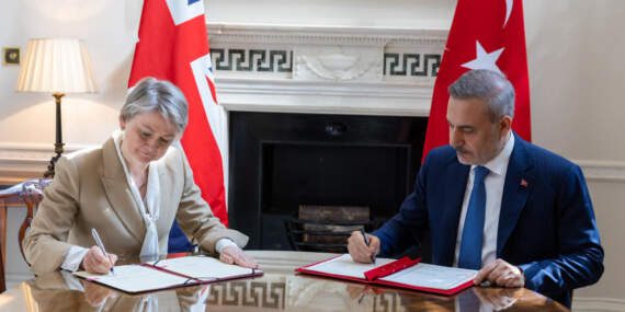 Ankara-Londra Hattında Yeni Dönem! İmzalar Atıldı