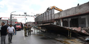 Ankara’da Yıkım Esnasında Platform Devrildi