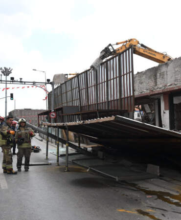 Ankara’da Yıkım Esnasında Platform Devrildi