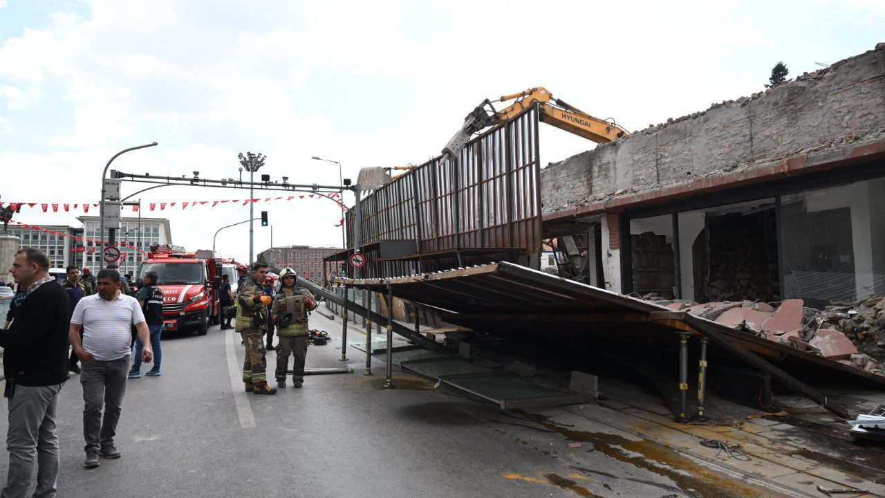 Ankara’da Yıkım Esnasında Platform Devrildi