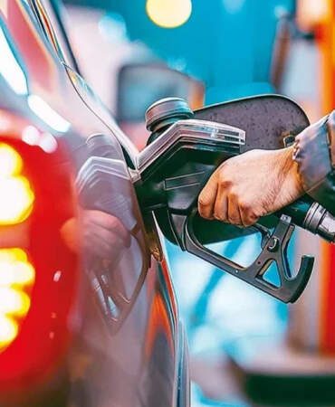 Araç Sahipleri Dikkat! Akaryakıtta Sürpriz İndirim: Tabela Gece Yarısı Değişti