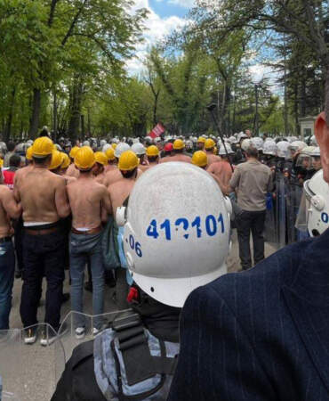 Bakan Çiftçi Devreye Girdi, Holding Patronu Söz Verdi: Madencilerin Alacakları Ödeniyor