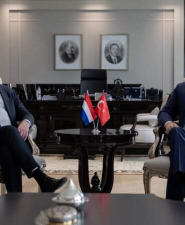 Hakan Fidan ve Hollanda Bakanı Görüştü