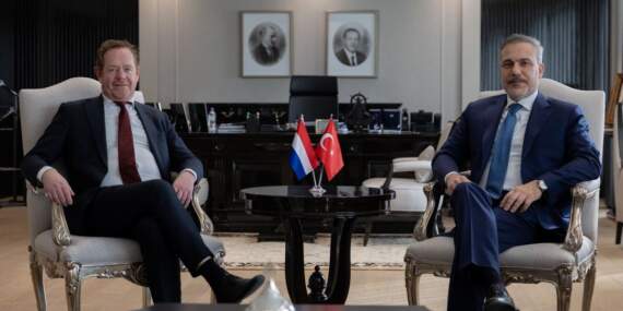 Hakan Fidan ve Hollanda Bakanı Görüştü