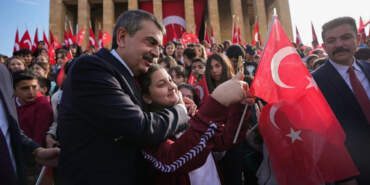 Bakan Tekin 81 İlden Gelen Çocuklarla Anıtkabir’de Ata’nın Huzuruna Çıktı