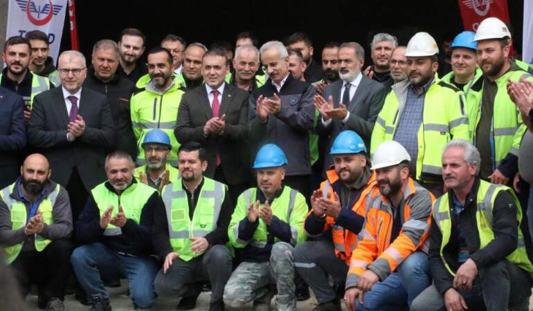 Bakan Uraloğlu: 2053 yılında trenle 48 saatte tüm Türkiye’yi gezeceğiz