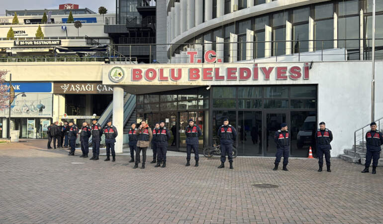 Bolu Belediyesi’nde ‘BOLSEV’ Operasyonu: ‘Kurban Bağışı’ Krizinde Kritik İsimler Tutuklandı