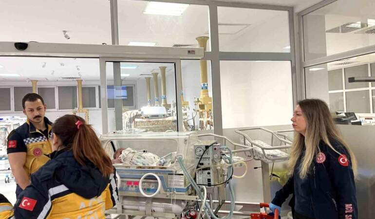 54 Günlük Bebek Uçak Ambulansla Ankara’ya Sevk Edildi