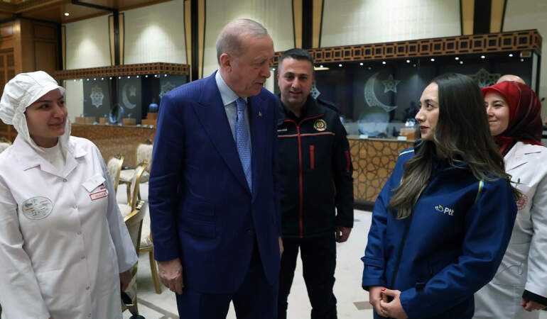 Cumhurbaşkanı Erdoğan’dan 1 Mayıs Mesajı: İşçinin Aleyhine Adım Atmayız