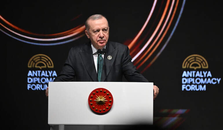 Cumhurbaşkanı Erdoğan’dan Antalya Diplomasi Forumu’nda Önemli Açıklamalar: ‘Türkiye Barışın Anahtarı’