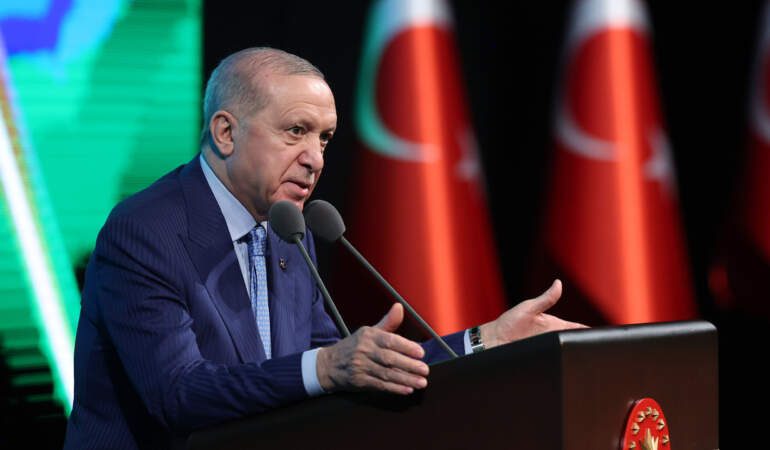 Cumhurbaşkanı Erdoğan’dan Batı’ya Yaylım Ateşi: ‘Medeni Dünya Üç Maymunu Oynuyor!’