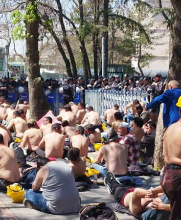 Direnişçi Madenciler Bakanlık Yetkilileri İle Görüşüyor