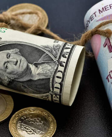 Dolarda İbre Yukarı: İşte Piyasalarda İlk Rakamlar