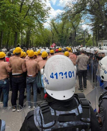 Enerji Bakanlığı’na Yürümek İsteyen Madencilere Biber Gazlı Müdahale: Başaran Aksu Gözaltına Alındı