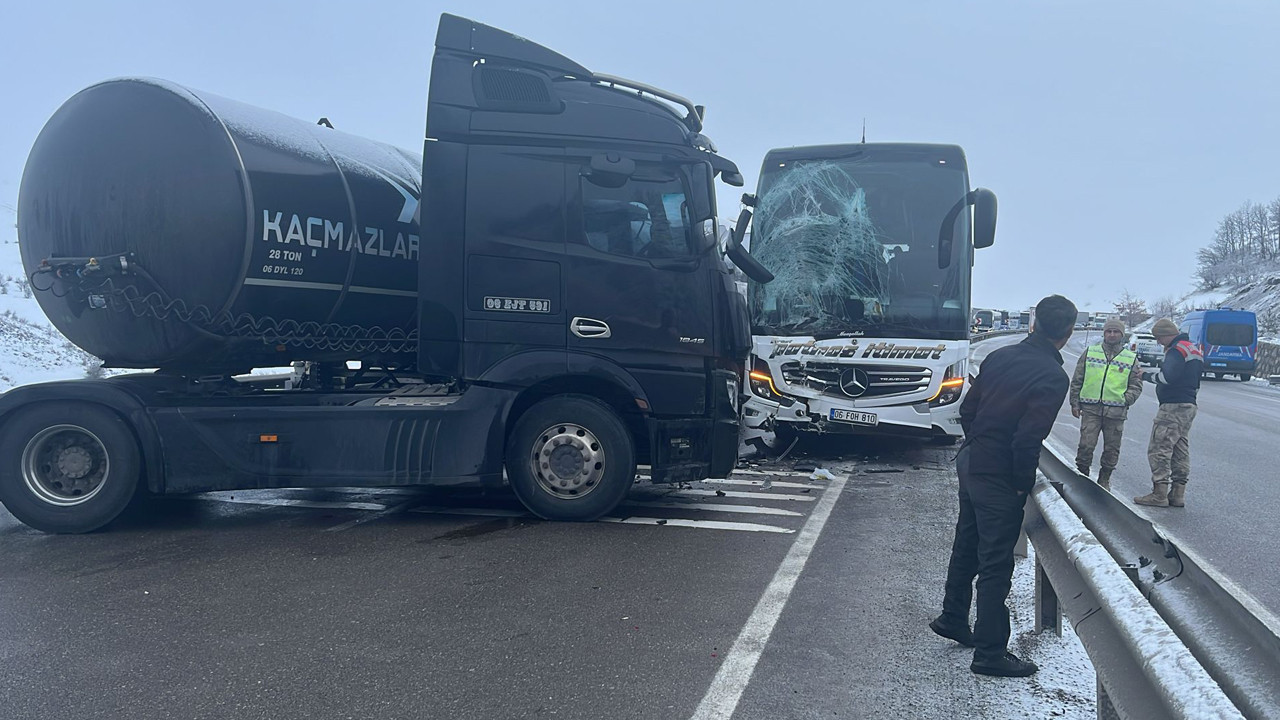 Erzurum’da Zincirleme Facia: 2 Yolcu Otobüsü, 2 Tır…