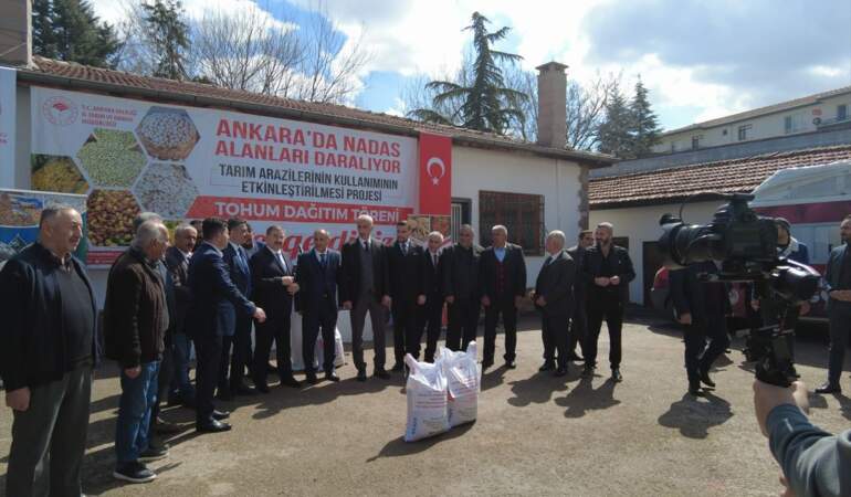 Gölbaşı’nda Nohut Tohumu Dağıtımı