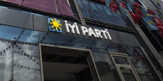 Görevden Alınan İYİ Partili Başkan Partisinden İstifa Etti