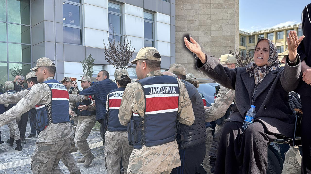 Gülistan Doku Soruşturmasında Adliye Önü Karıştı: Doku’nun Yakınlarından Şüphelilere ‘Tuncay Sonel Gelsin Kurtarsın’ Tepkisi