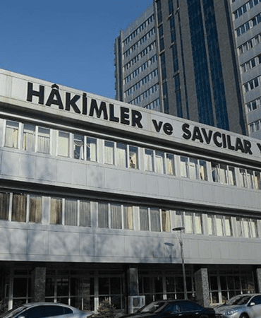 HSK, 14 Hakim ve Savcının Görev Yerini Değiştirdi