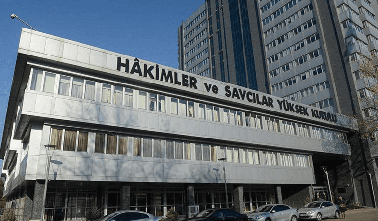 HSK, 14 Hakim ve Savcının Görev Yerini Değiştirdi
