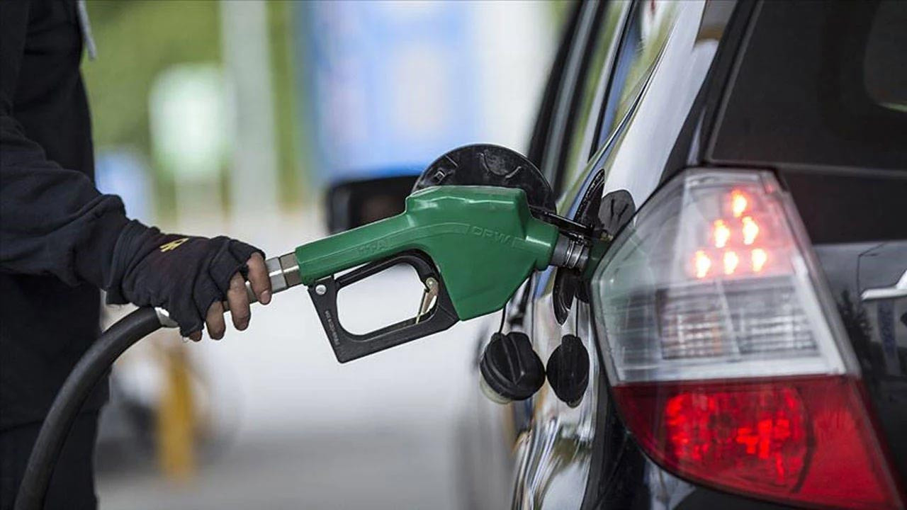 Hürmüz Boğazı Açmazı Petrolü Vuruyor: Benzine Bir Zam Daha