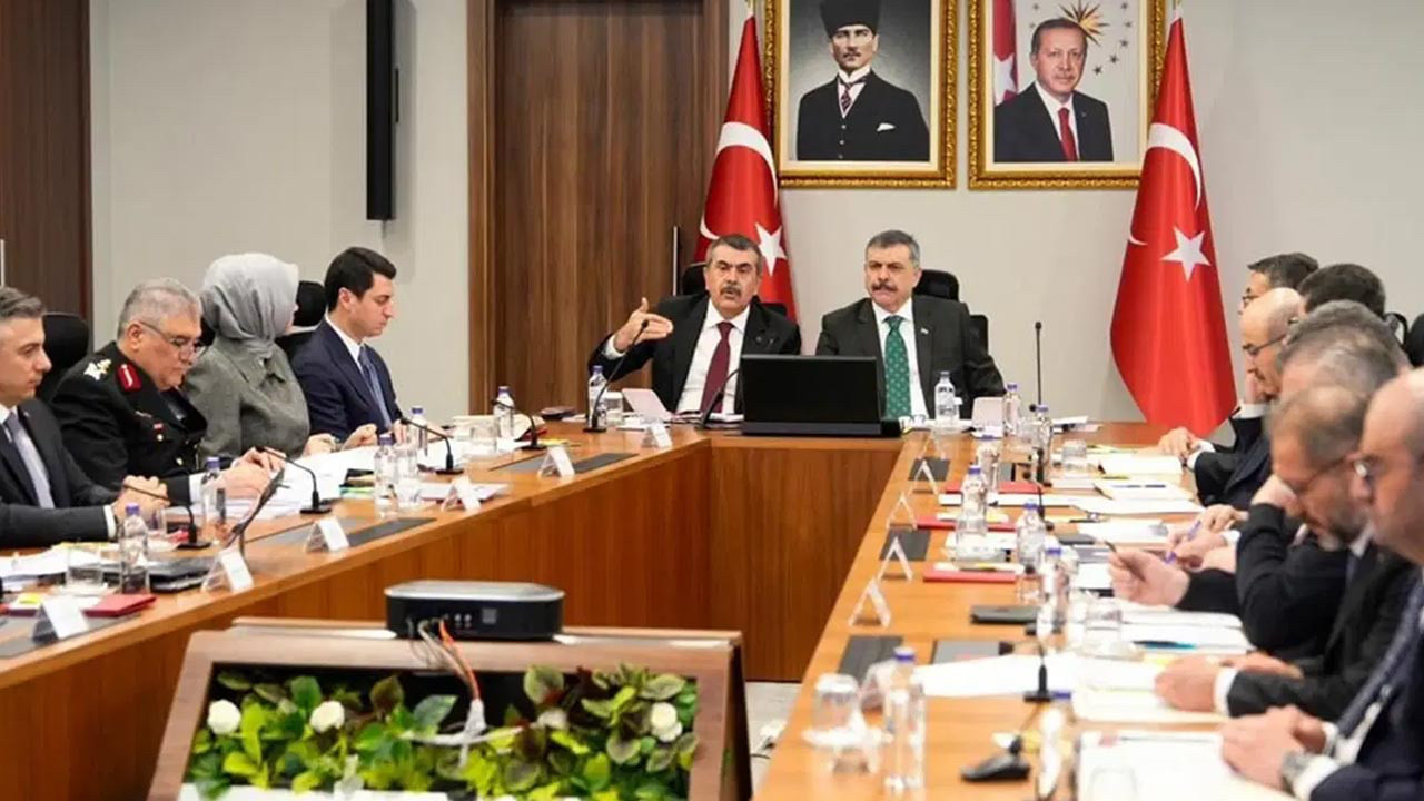 İçişleri Bakanlığı ve Milli Eğitim Bakanlığı’ndan Okul Güvenliği Zirvesi: İşte Alınan Yeni Kararlar