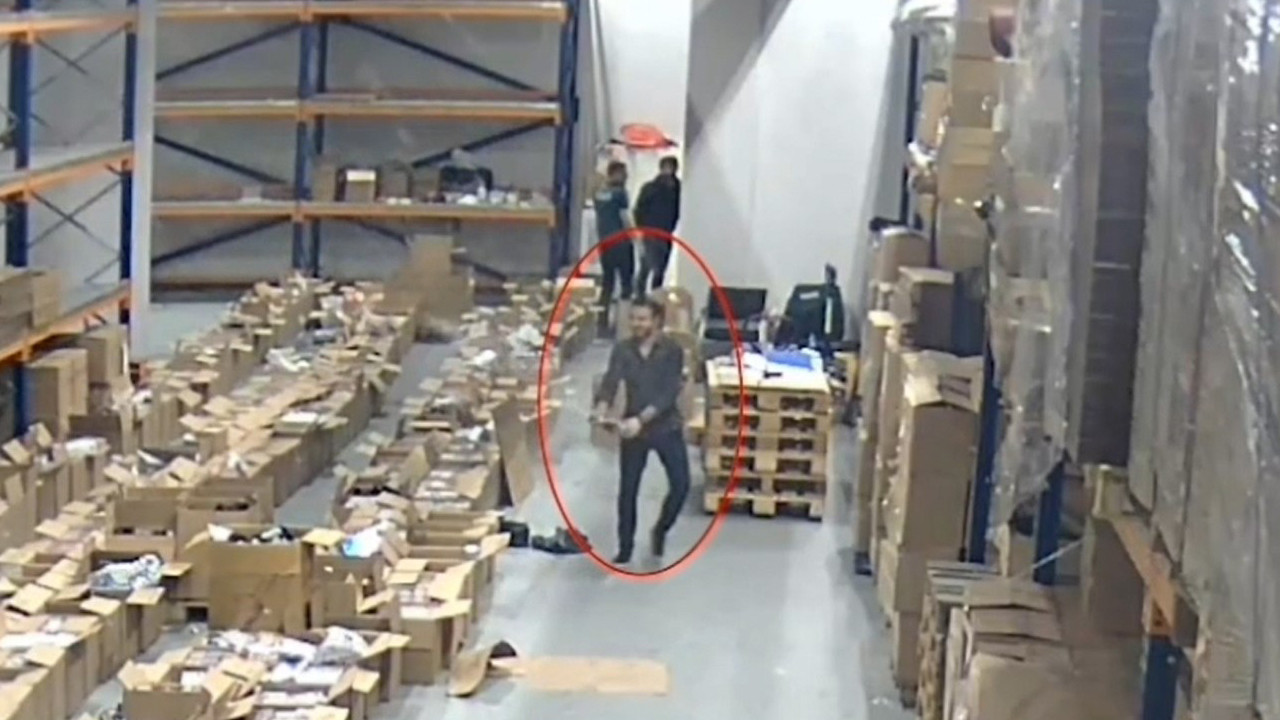 İstanbul Havalimanı’nda Skandal Görüntüler: Gümrükten Ürün Çalıp Satan 4 Memur Yakalandı