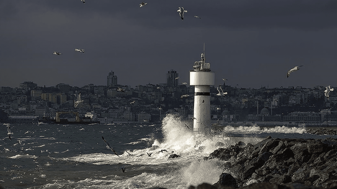 İstanbul İçin Fırtına Alarmı! Valilik Saat Vererek Uyardı