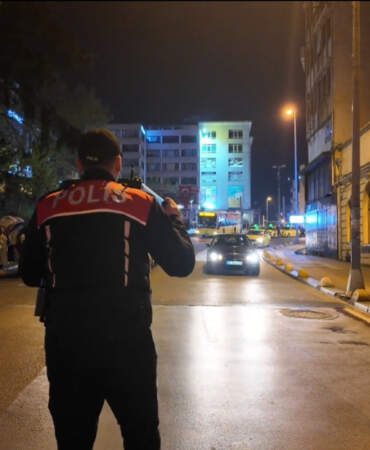 İstanbul Kadıköy’de Helikopter Destekli Polis Denetimi