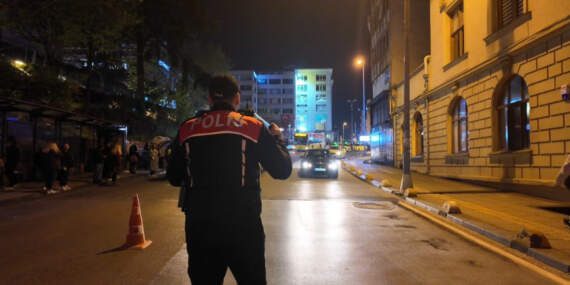 İstanbul Kadıköy’de Helikopter Destekli Polis Denetimi